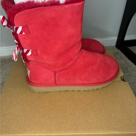 UGG Women's Red Winter Boots - Picture 3 of 5